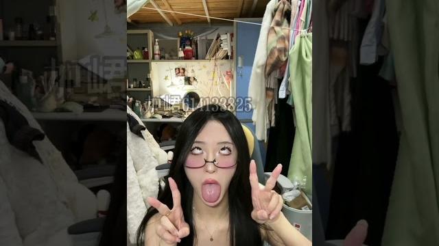 【灌汤饱饱】舍友不在 跪下给主人弄出来-加群看更多 【灌汤饱饱】舍友不在 跪下给主人弄出来-加群看更多
