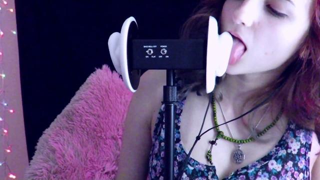 Asmr- ear nibbles noms and nyas (no hands, no talking) Asmr- ear nibbles noms and nyas (no hands, no talking)
