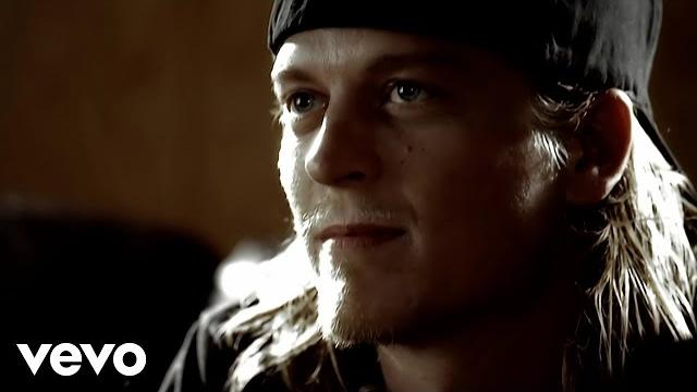 Puddle of mudd - blurry (official music video) Puddle of mudd - blurry (official music video)