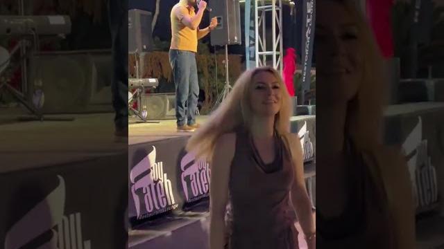 Nazlana nazlana gözəl rəqs! Nazlana nazlana gözəl rəqs!