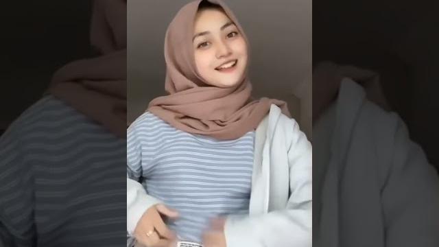 Tik tok hijab cewek cantik#shorts Tik tok hijab cewek cantik#shorts