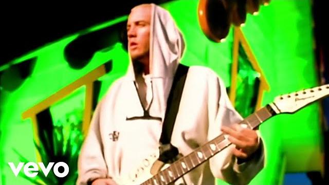 Korn - shoots and ladders (official hd video) Korn - shoots and ladders (official hd video)