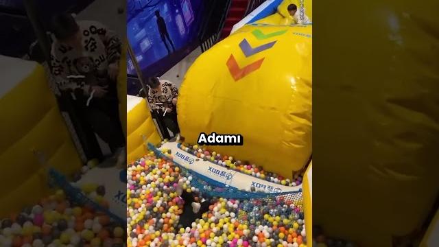 Şişman vs zayıf balon üzerinde zıplama oyunu Şişman vs zayıf balon üzerinde zıplama oyunu