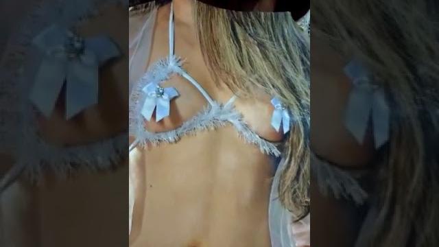 Novinha nua "feliz 2018!" Novinha nua "feliz 2018!"