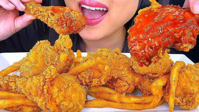 Eating popeyes with hot honey! Eating popeyes with hot honey!