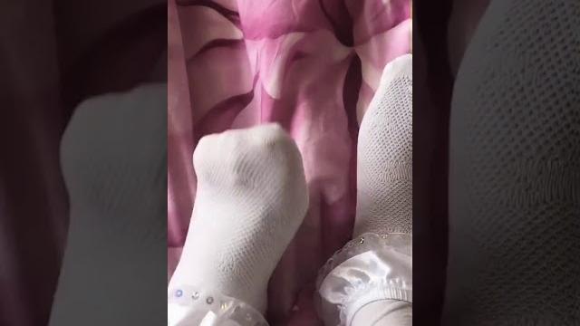 Lo娘女孩子的脚,一点都不灵活 Lo娘女孩子的脚,一点都不灵活