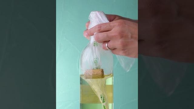 Rescue your wine cork with a plastic bag! Rescue your wine cork with a plastic bag!
