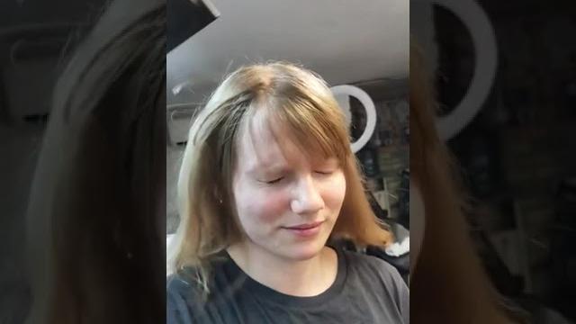 Как правильно стричь чёлку? // стрижка челки // дуга/арка челка // челка шторка //объемная челка Как правильно стричь чёлку? // стрижка челки // дуга/арка челка // челка шторка //объемная челка