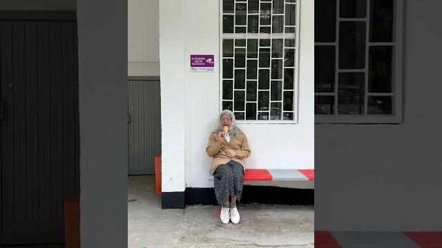 Опять этот маленький проказник #юмор#бабушкасимона #смешновидео #прикол #ржака #лето#мороженое Опять этот маленький проказник #юмор#бабушкасимона #смешновидео #прикол #ржака #лето#мороженое