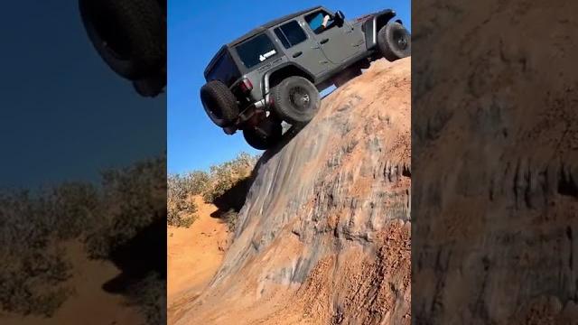 Jeep wrangler rubicon climb |#youtubeshorts #jeep #wrangler Jeep wrangler rubicon climb |#youtubeshorts #jeep #wrangler