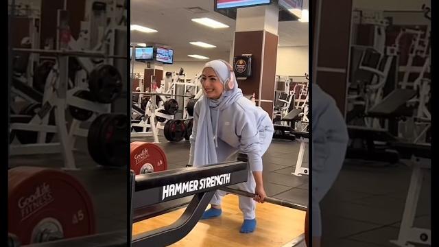 Bodybuilding woman with hijab Bodybuilding woman with hijab