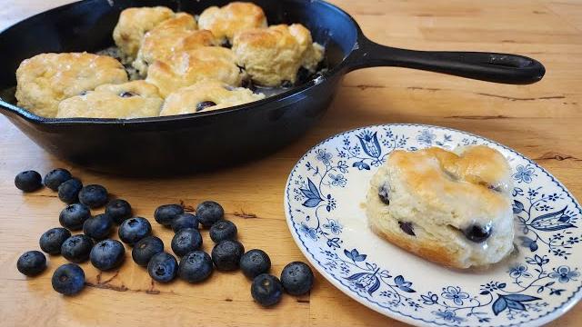 Blueberry biscuits - so good you'll lick your fingers and smack your lips - the hillbilly kitchen Blueberry biscuits - so good you'll lick your fingers and smack your lips - the hillbilly kitchen