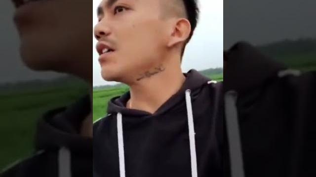 Artis tweeter julian out door di sawah. Artis tweeter julian out door di sawah.