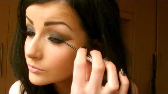Glamour model/ towie make up tutorial ( part 1) Glamour model/ towie make up tutorial ( part 1)