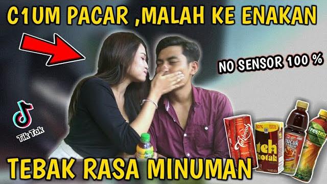 Cium pacar nebak rasa minuman eh. .malah ke enakan Cium pacar nebak rasa minuman eh. .malah ke enakan