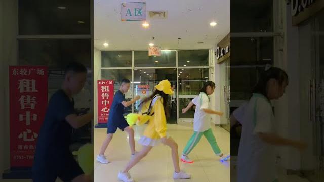 小寶姐帶兩個第弟跳舞#快手舞蹈 小寶姐帶兩個第弟跳舞#快手舞蹈