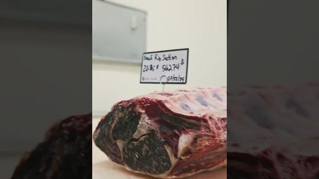 Dry aging vs wet aging! #shorts Dry aging vs wet aging! #shorts