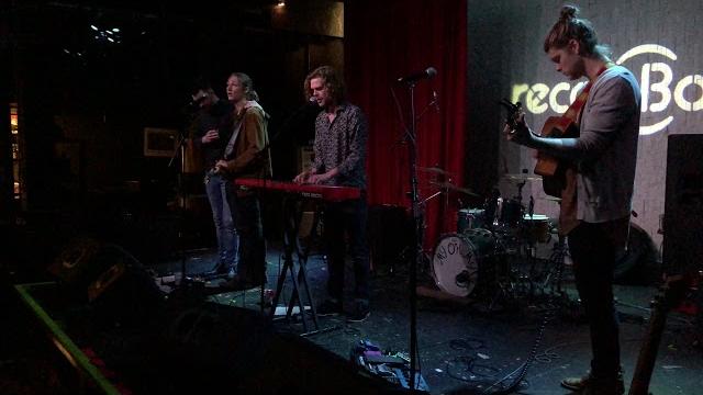 Jake wells (live) - roll like thunder Jake wells (live) - roll like thunder