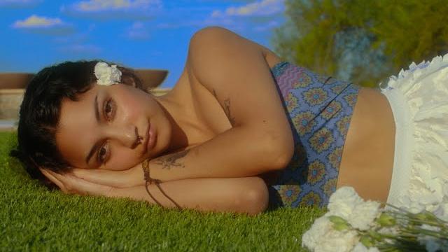 Ambar lucid - lolita (official video) Ambar lucid - lolita (official video)