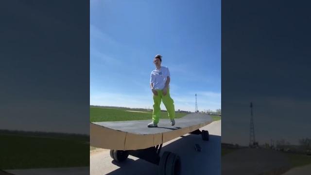 Самый большой скейт в мире! егорик с командой делали огромный скейт... #егорик #большойскейт #вреки Самый большой скейт в мире! егорик с командой делали огромный скейт... #егорик #большойскейт #вреки