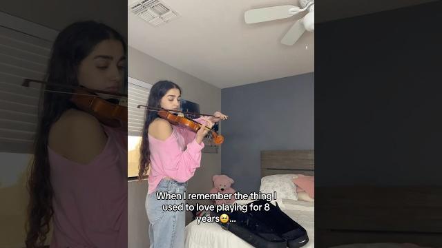 Playing the violin for the first time!!! Playing the violin for the first time!!!