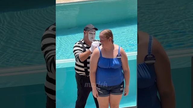 Autograph | tom the mime Autograph | tom the mime