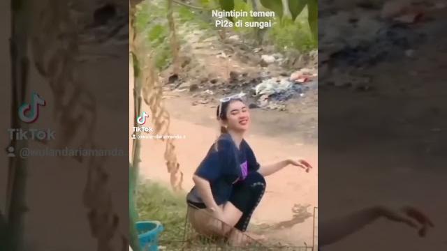 Ngintip teman pipis #viral Ngintip teman pipis #viral