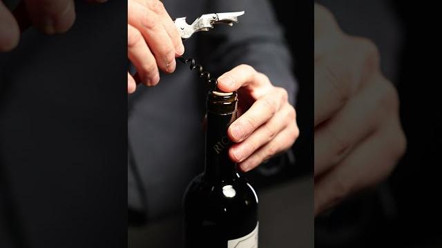 How to open a wine bottle like a pro! How to open a wine bottle like a pro!
