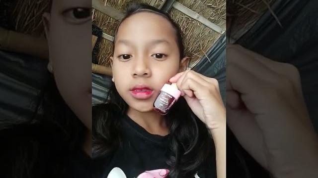 Liptint implora bentuk es krim Liptint implora bentuk es krim