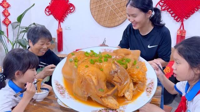 婆媳俩收割油菜籽累瘫了,小莉炖红烧牛蹄补一补,婆婆说太香了! 婆媳俩收割油菜籽累瘫了,小莉炖红烧牛蹄补一补,婆婆说太香了!