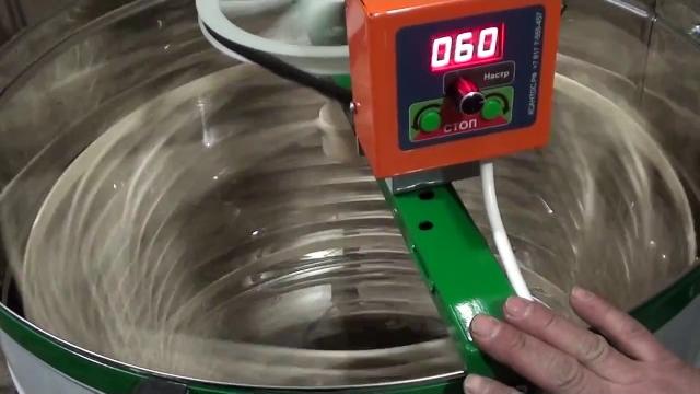 Электропривод 12в 120вт на 4 рамочной медогонке Электропривод 12в 120вт на 4 рамочной медогонке