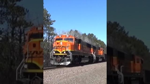 Bnsf 281 with its epic k3la #shorts Bnsf 281 with its epic k3la #shorts