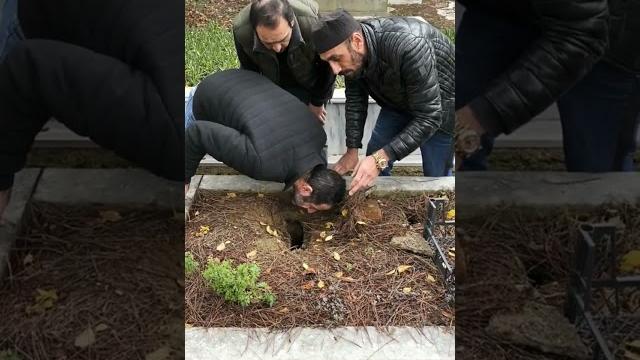 Mezar delinmiş kemikler ortada umarım el atarlar Mezar delinmiş kemikler ortada umarım el atarlar