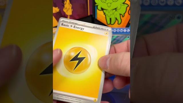 Looking for a hit in today’s #pokemon pack! #pokemonpackpulls #pokemoncards #pokemoncommunty #rftk Looking for a hit in today’s #pokemon pack! #pokemonpackpulls #pokemoncards #pokemoncommunty #rftk