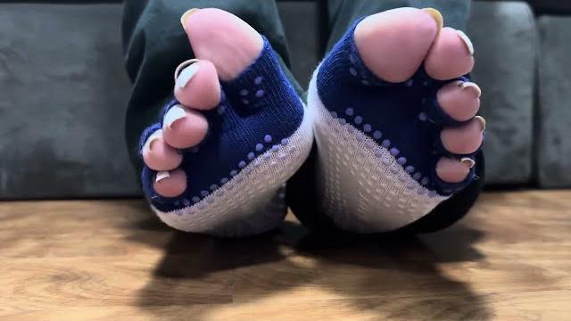 Femboy feet in yoga socks Femboy feet in yoga socks