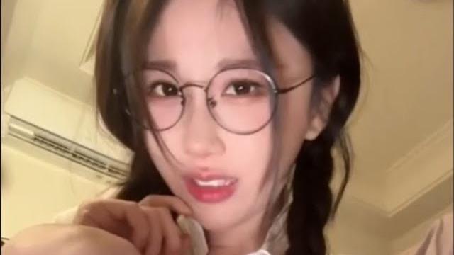 轩子巨二兔丨2024-06-27丨(学妹一脸嫌弃)裸脚践踏完整版 丨asmr 轩子巨二兔丨2024-06-27丨(学妹一脸嫌弃)裸脚践踏完整版 丨asmr