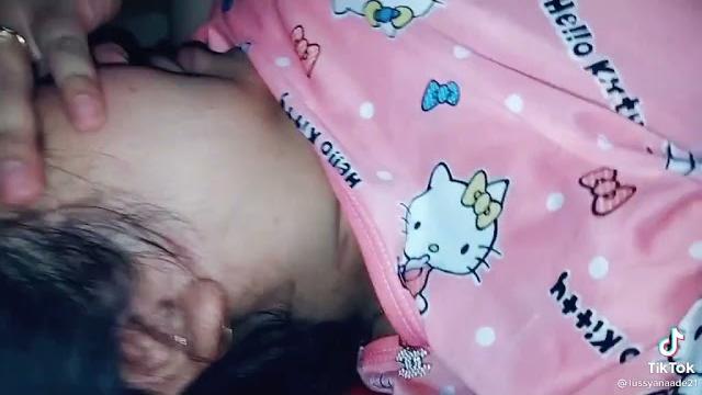 Siapa nih yang suka cupang di leher Siapa nih yang suka cupang di leher