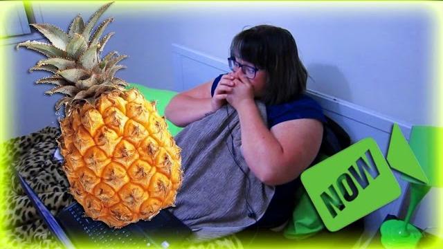 Fat loser eating pizza and watching porn live Fat loser eating pizza and watching porn live