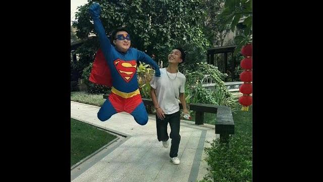 想不到潼潼为了阻止爸爸出门竟然会这样…#超值好物省心选 #颖颖和潼潼 想不到潼潼为了阻止爸爸出门竟然会这样…#超值好物省心选 #颖颖和潼潼