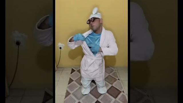 Mi̇s gi̇bi̇ kokarim | gözlüklü şi̇ri̇n Mi̇s gi̇bi̇ kokarim | gözlüklü şi̇ri̇n