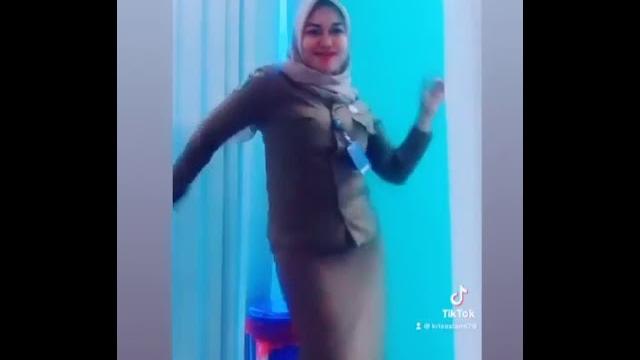Goyangan pns bikin weew #tiktok Goyangan pns bikin weew #tiktok