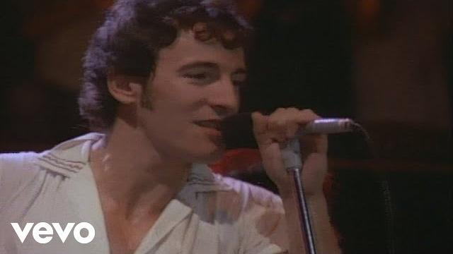 Bruce springsteen - dancing in the dark (official video) Bruce springsteen - dancing in the dark (official video)