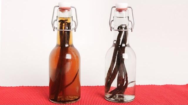 Homemade vanilla extract (edible gifts) - laura vitale - laura in the kitchen episode 993 Homemade vanilla extract (edible gifts) - laura vitale - laura in the kitchen episode 993