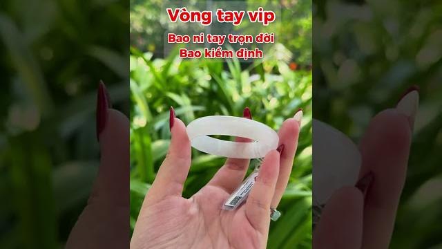Vòng tay phỉ thuý, vòng tay chalcedony, vòng tay thạch anh... đeo lên tay các nàng rất xinh. Vòng tay phỉ thuý, vòng tay chalcedony, vòng tay thạch anh... đeo lên tay các nàng rất xinh.