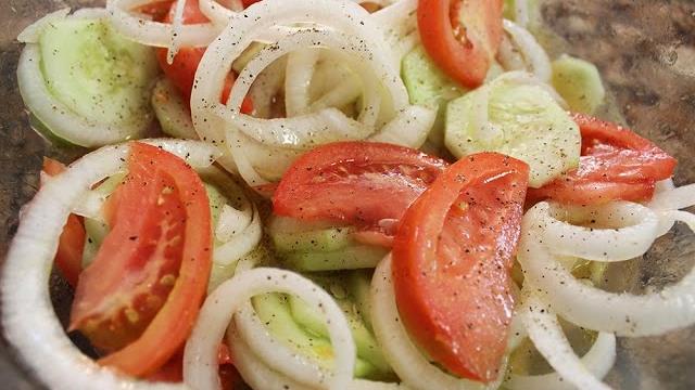 Cucumber, onion & tomato salad recipe Cucumber, onion & tomato salad recipe