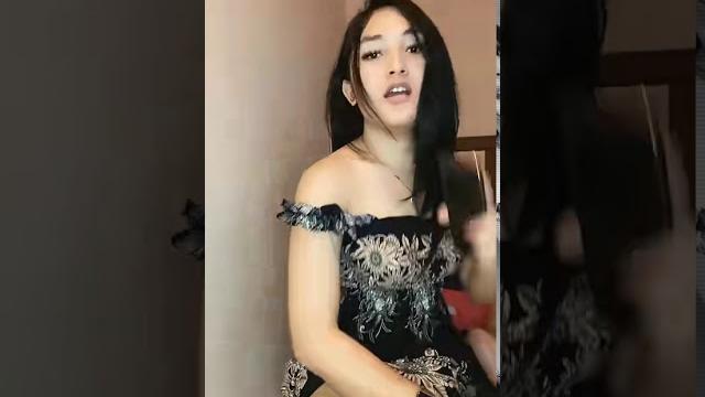 Nonton goyangan sambil onani, sampai basah ;(1) Nonton goyangan sambil onani, sampai basah ;(1)