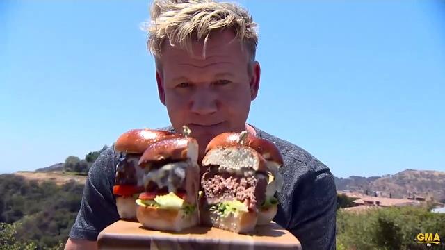 Gordon ramsay's perfect burger tutorial | gma Gordon ramsay's perfect burger tutorial | gma
