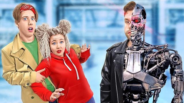 Злой робот охотится за светой кемер! Злой робот охотится за светой кемер!