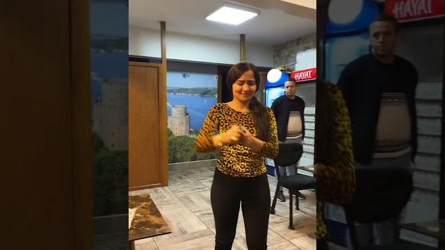 Melek azad telefonu ikiye böldü #shorts Melek azad telefonu ikiye böldü #shorts