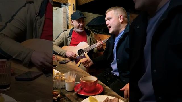 Я не предам родного деда орденов его груди... Я не предам родного деда орденов его груди...